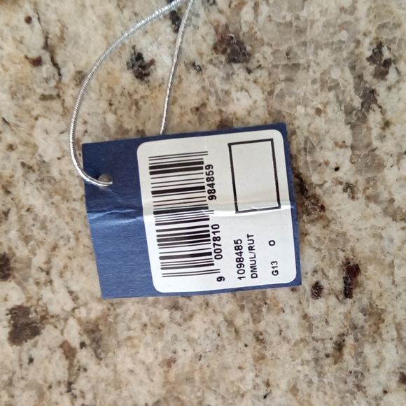 Ring - Picture 3 of 4